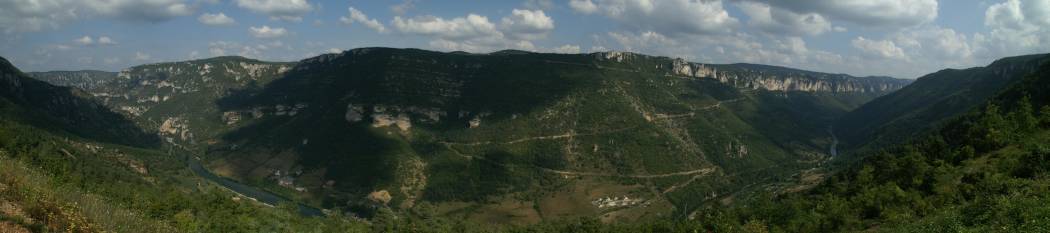 2007-08-13 Zicht op Causse Mejean (30K)