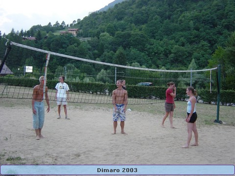 151.E�n, twee, drie eh vier en over het net... - 2525.jpg