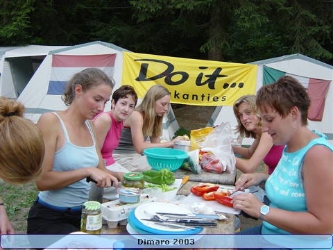 184.Voorbereidingen voor de afscheids-BBQ - 2571.jpg