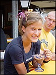 203.Celine met paraplu's, staat je goed hoor!!! - 2592.jpg