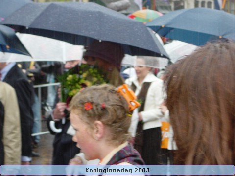 36.Als je goed kijkt zie je Maxima onder de plu.jpg