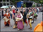22.Meer mensen zochten hun plaats op.jpg