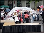 28.Getsie regen, nu loopt er water in myn fietsband....jpg